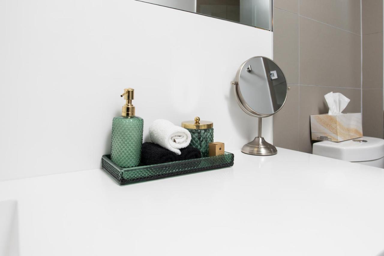 Stylish Suite At 300 Front Street W Toronto Exterior photo